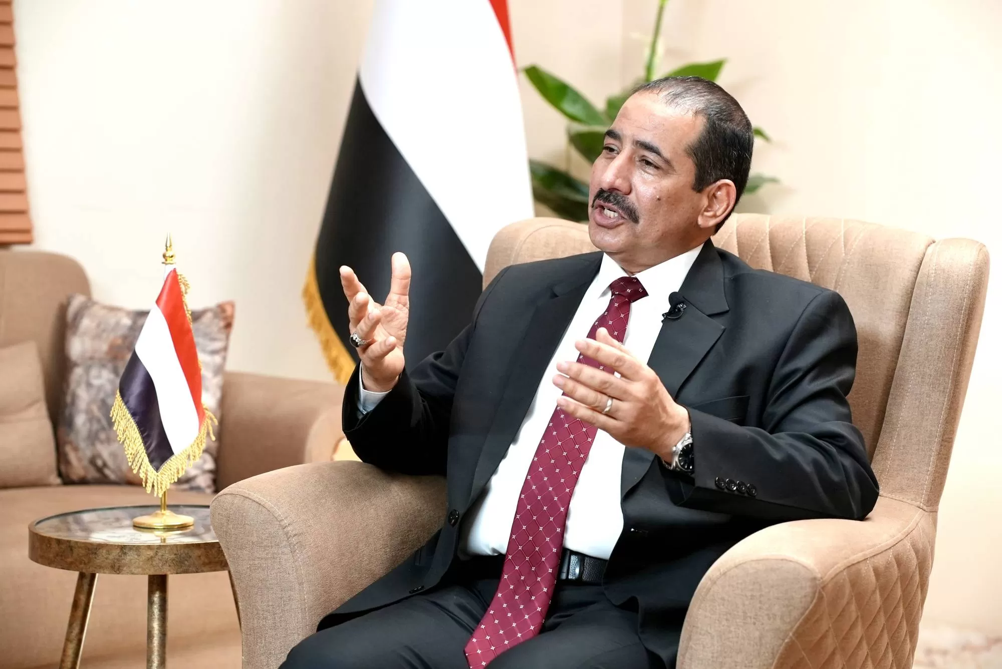 وزير الداخلية: ضبط شبكات تهريب انتقلت إلى اليمن بعد سقوط نظام الأسد وزير الداخلية: ضبط شبكات تهريب انتقلت إلى اليمن بعد سقوط نظام الأسد
