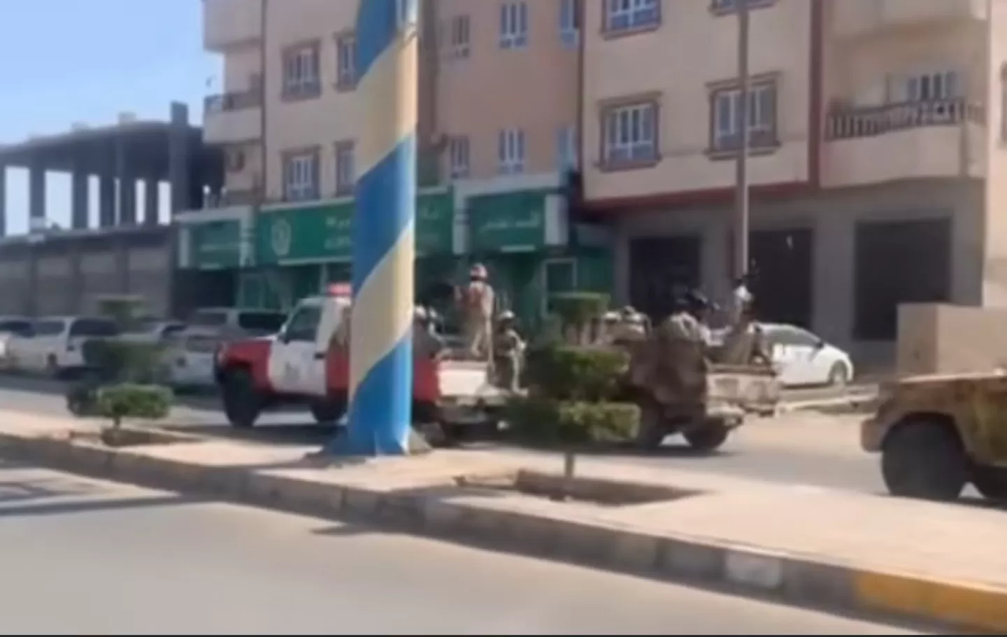 الجيش يحسم اشتباكات مع مروّجي مخدرات في الغيضة بعد ساعات من توتر أمني الجيش يحسم اشتباكات مع مروّجي مخدرات في الغيضة بعد ساعات من توتر أمني