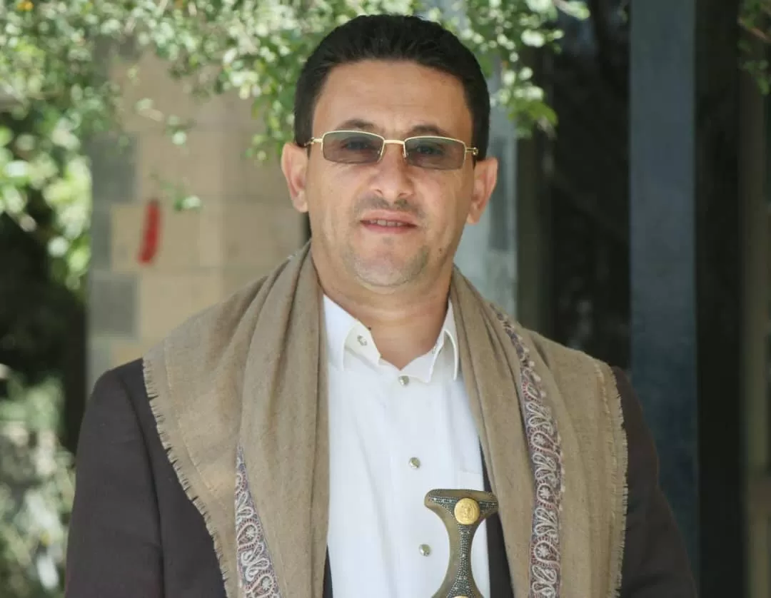 وفد حوثي يضم قيادي خاضع للعقوبات الأمريكية يغادر صنعاء إلى مسقط