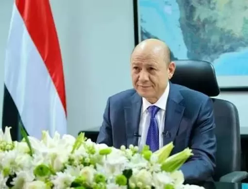 العليمي يوجه بالتحقيق في انتهاكات حضرموت عقب مغادرته إلى الرياض