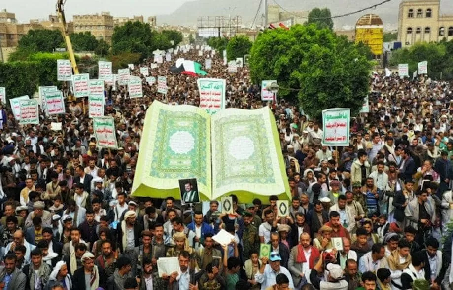 الحوثيون يعيدون تدوير خطاب التعبئة بذريعة "نصرة القرآن" بعد تراجع ورقة غزة