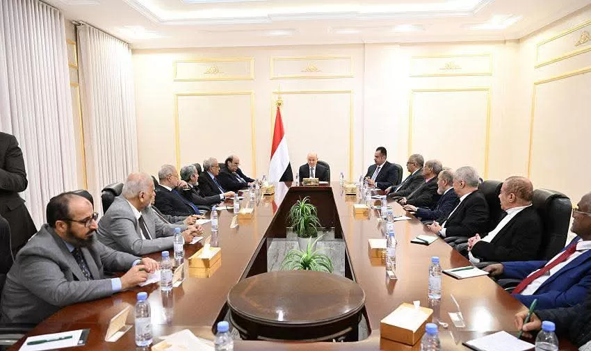 العليمي: القرارات السيادية خيار اضطراري لحماية الدولة ونحذر من الالتفاف عليها