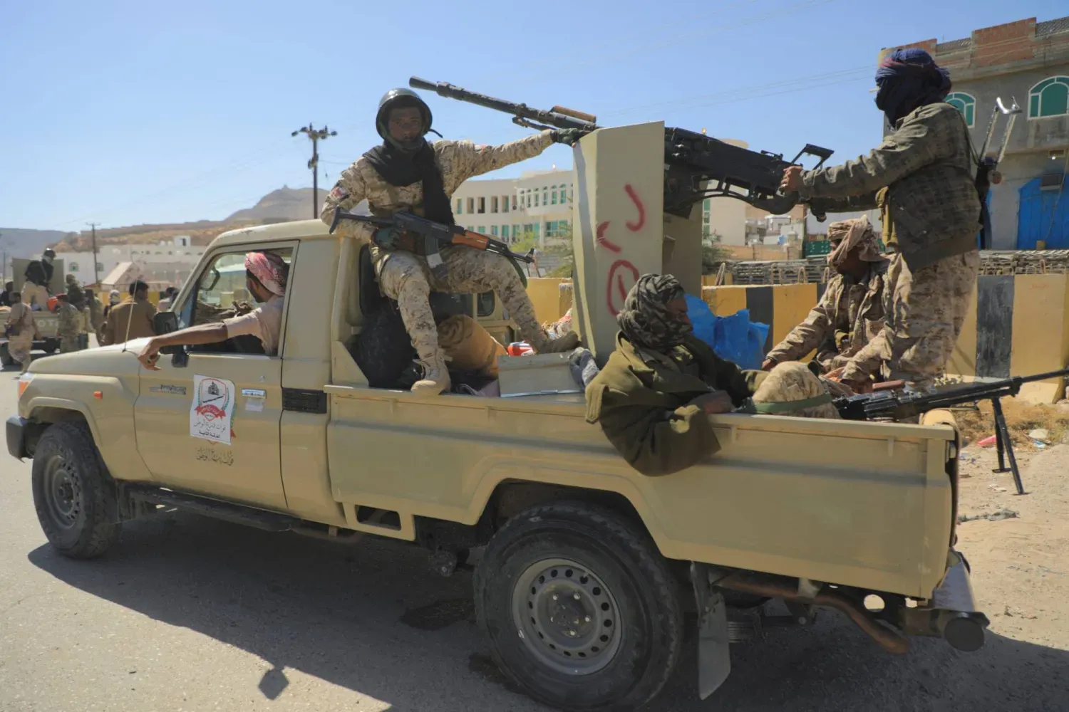 سلطات أبين ترحب بقوات "درع الوطن" وتؤكد توحيد الجهود لتعزيز الأمن والاستقرار