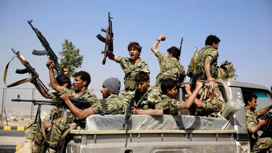 الحوثيون يقتحمون منزلاً في إب ويعتدون على النساء والأطفال