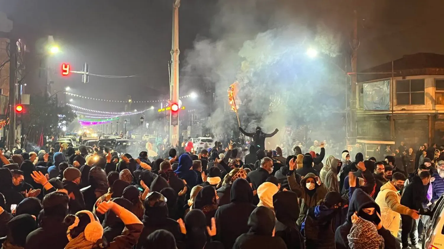 الرئيس الإيراني يهاجم المحتجين وسط اتساع الغضب الشعبي والضغوط الدولية