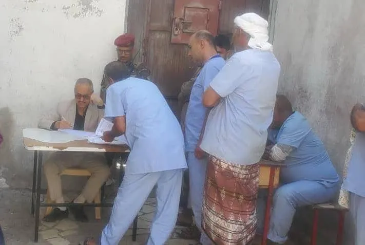 نيابة تعز توجه بتسريع الفصل في قضايا نزلاء السجن المركزي