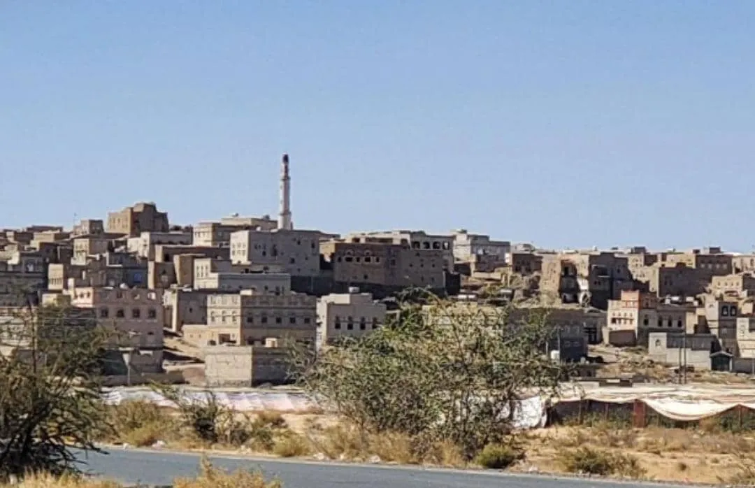 الحوثيون يواصلون حصارا خانقا على منطقة الخشعة في البيضاء