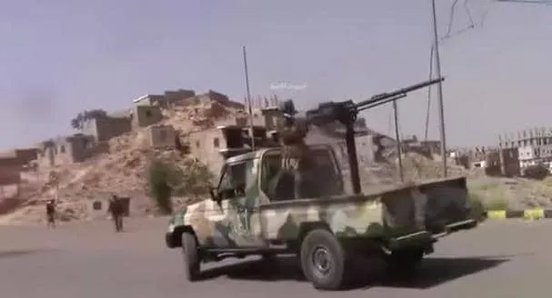 الجيش يُفشل هجمات واسعة للحوثيين شرق تعز ويوقع قتلى في صفوف الجماعة