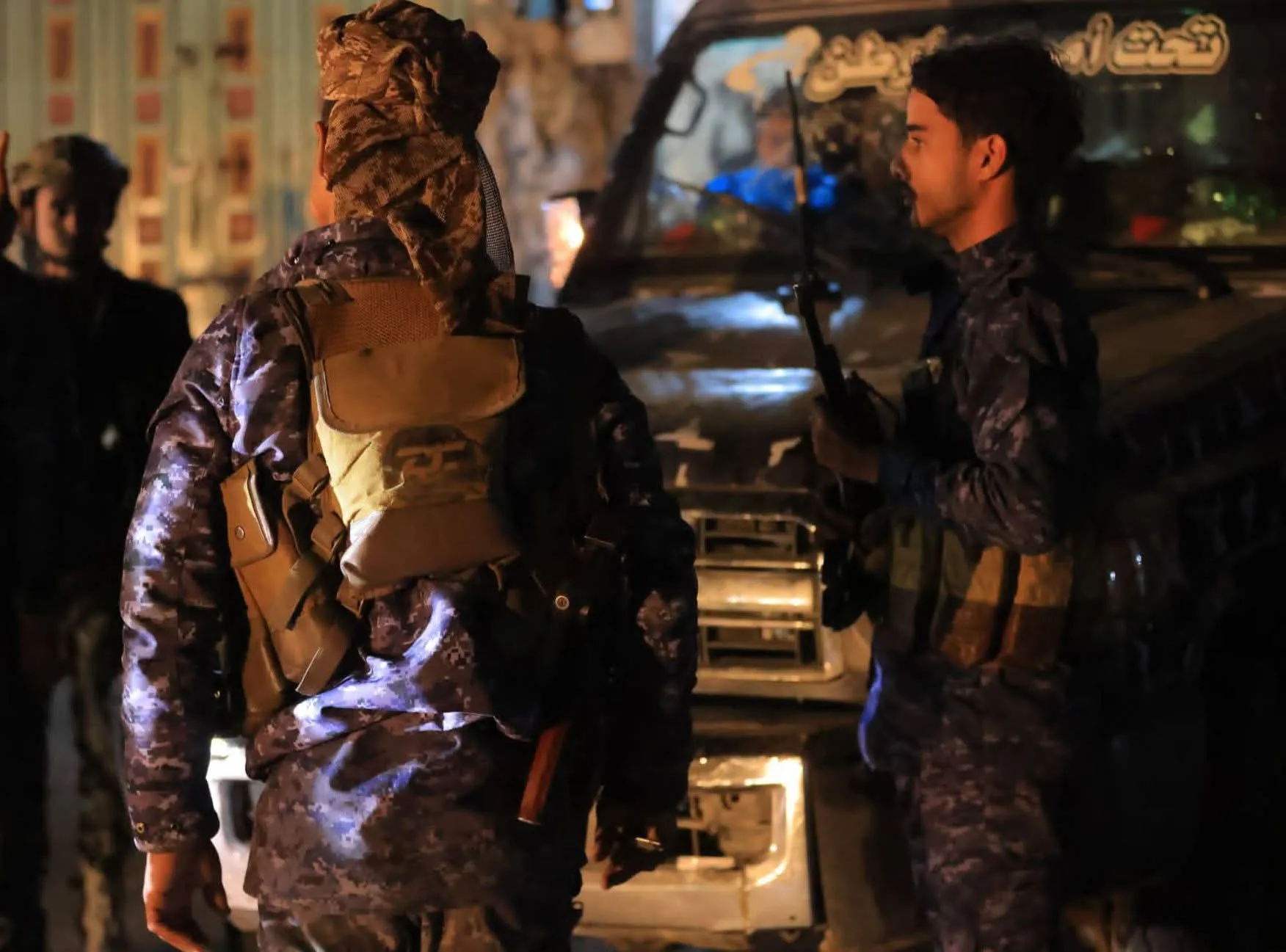 شرطة تعز تضبط متهم بإلقاء قنبلة في جبل حبشي خلّفت 7 ضحايا