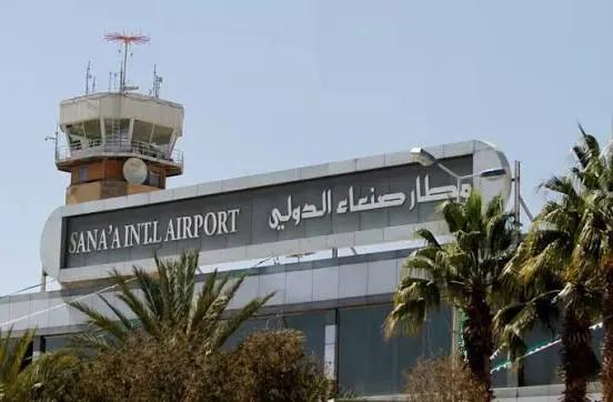 رصد ميداني: مطار صنعاء يُفتح لخدمة مصالح الحوثي بينما يُغلق بوجه اليمنيين