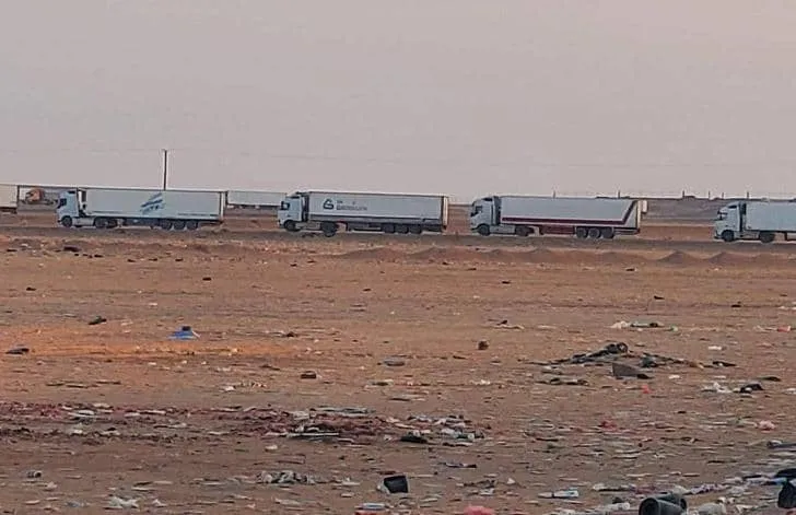 سائقون يشكون تكدّس مئات الشاحنات المحمّلة بالخضروات والفواكه في منفذ الوديعة