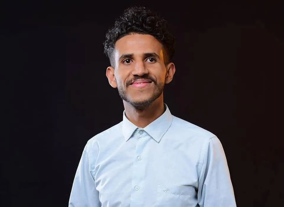 الحوثيون يختطفون مصورا عقب توثيقه انهيار مبنى أثري في إب