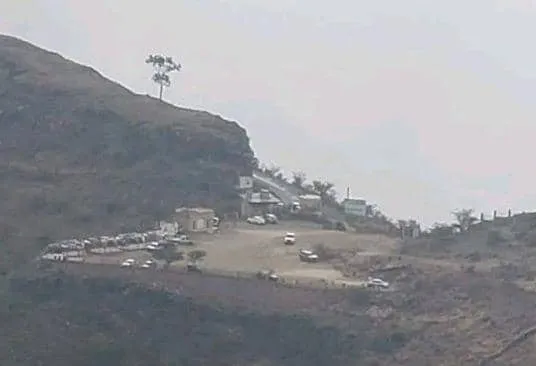 الحوثيون يفرضون جبايات قسرية على المسافرين في نقيل سمارة