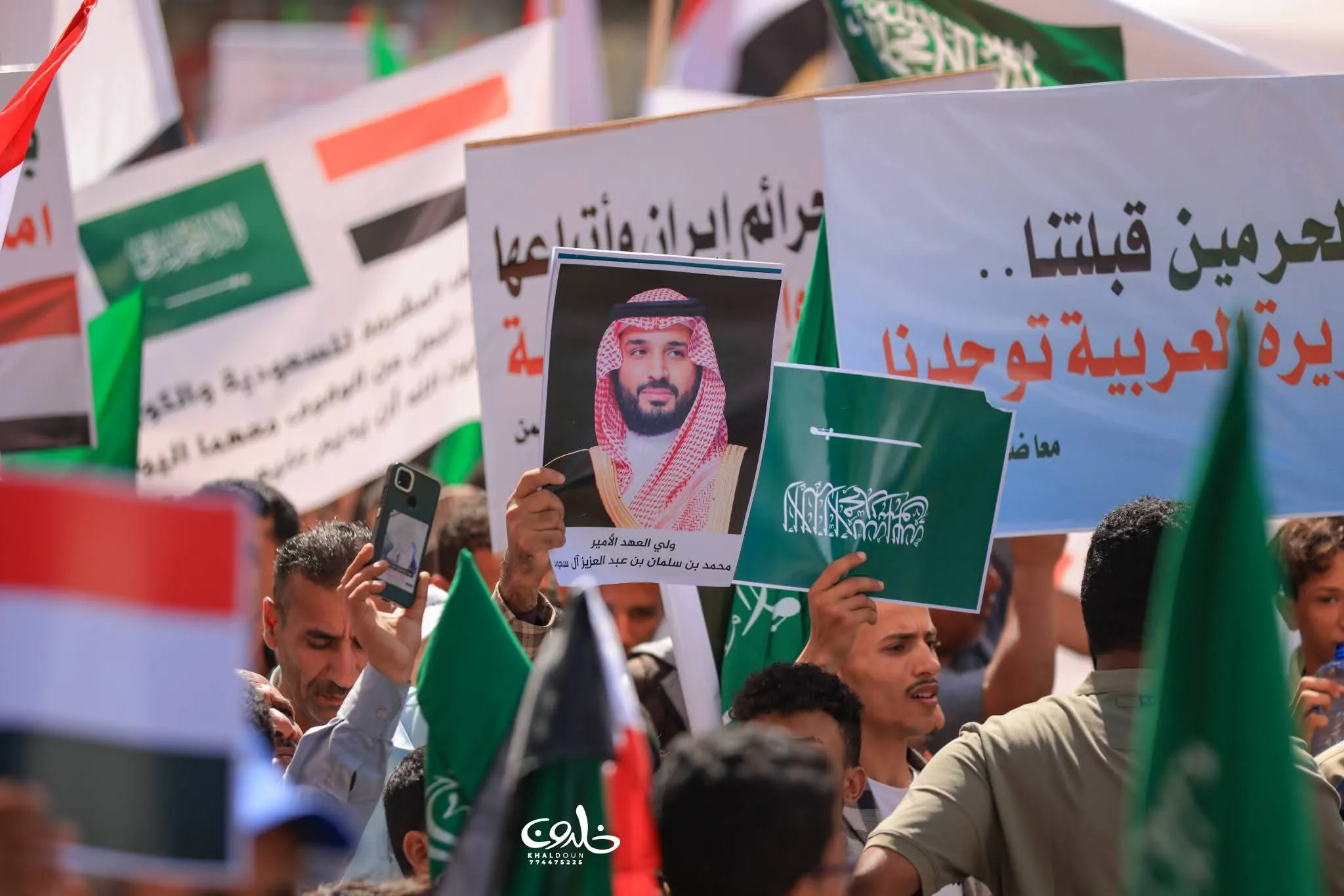 مسيرة حاشدة في تعز إحياءً لذكرى "عاصفة الحزم" وتنديدًا بالهجمات الإيرانية على الخليج