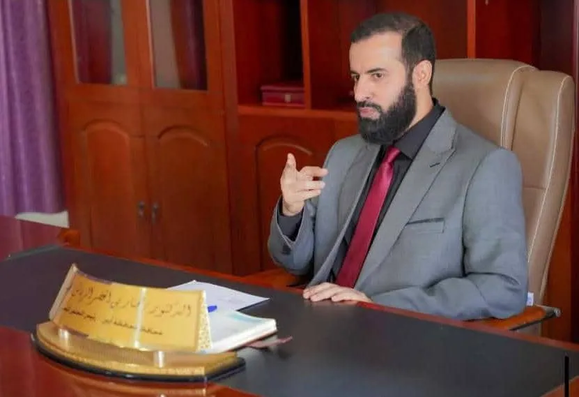 محافظ أبين يوجّه بإزالة نقاط الجبايات غير القانونية