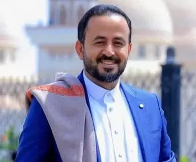 أكاديمي يتعرض لتهديدات بالقتل بعد مقتل نجله وحرق منزله في صنعاء