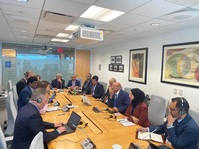 الحكومة اليمنية تبحث مع صندوق النقد التداعيات الإقليمية واستئناف الدعم