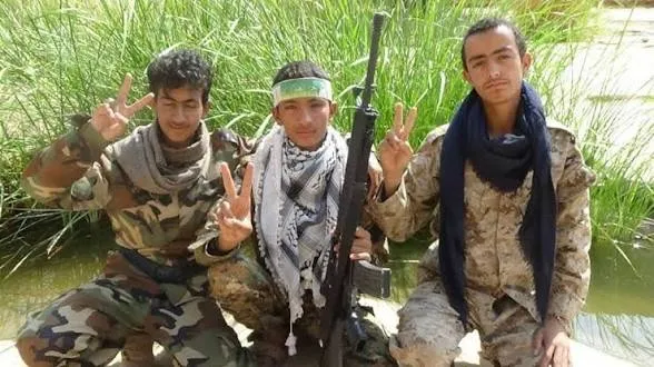 الحوثيون يجبرون أكاديميي جامعة إب على إلحاق أبنائهم بالمراكز الصيفية