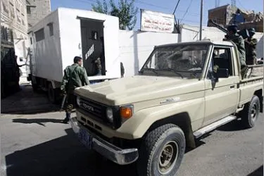 الحوثيون ينشرون اعترافات انتزعوها بالقوة من مختطفين بذريعة التجسس