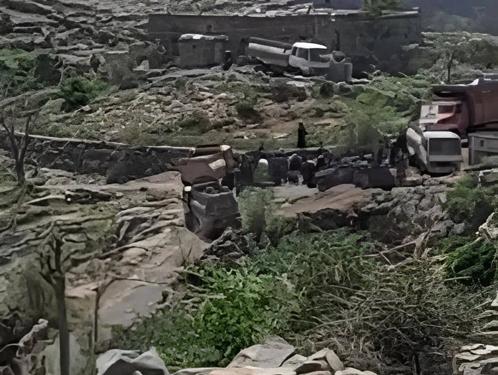 الحوثيون يحاصرون قرية في حجة على خلفية بئر مياه