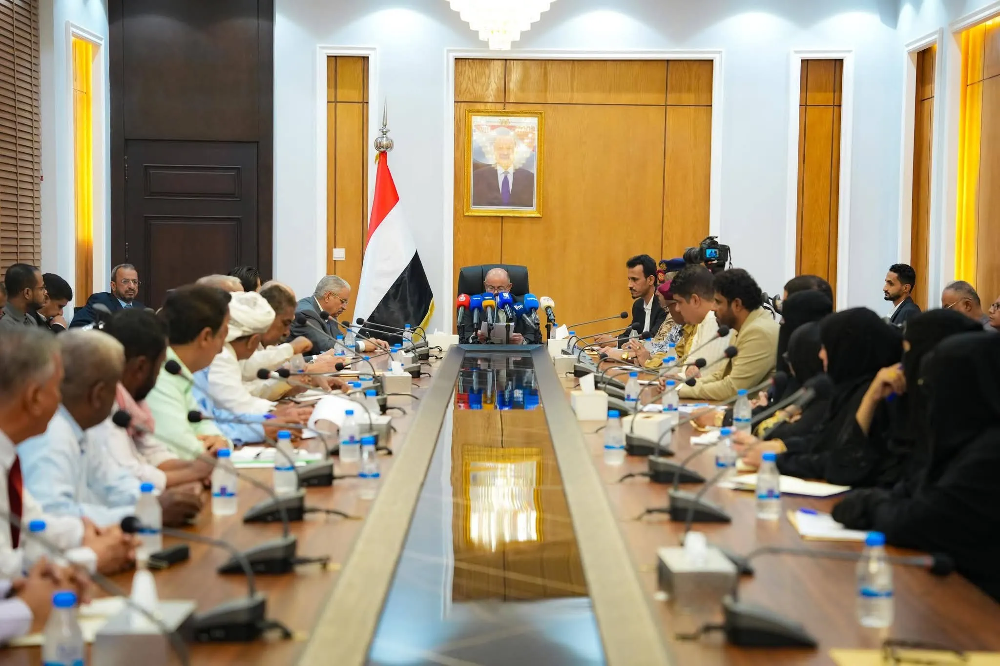 تفاهمات لربط كهرباء حضرموت وشبوة والمهرة بالشبكة السعودية بقدرة تصل إلى 1000 ميجاوات