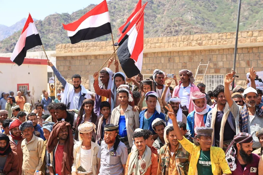 العلم اليمني يتصدر فعالية لمجلس المقاومة الشعبية في لحج