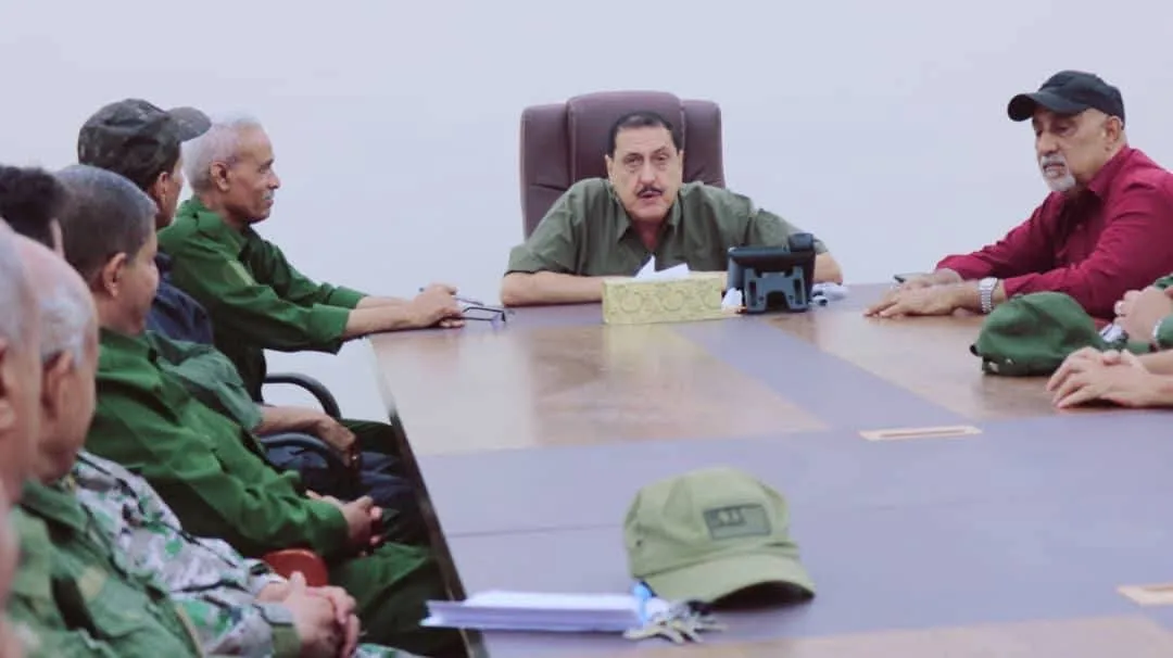 أمن عدن يُقر حزمة إجراءات ميدانية لتشديد القبضة الأمنية ومنع انتشار السلاح