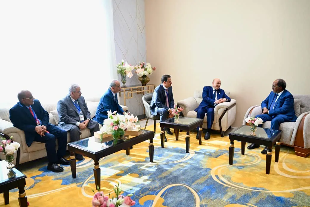 اليمن والصومال يبحثان تعزيز التعاون لمكافحة الإرهاب وحماية أمن المنطقة