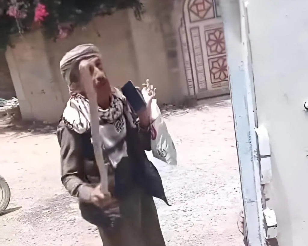 مشرف حوثي يفرض جبايات على السكان في إب تحت غطاء مشاريع وهمية