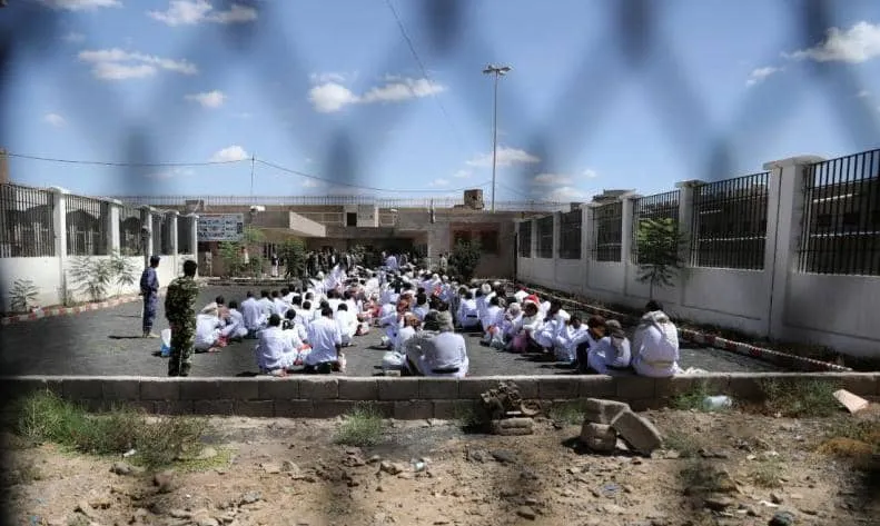 الحوثيون يسمحون للمعتقلين بـ"الخلوة الزوجية" لمحاولة تبيض سجلهم القمعي