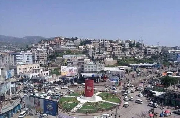 قيادات حوثية تعبث بأموال أوقاف إب وتحرم الموظفين من مستحقاتهم
