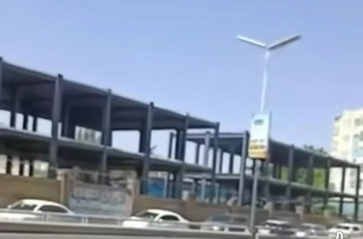 الحوثيون يستولون على باحة نادي الضباط بصنعاء ويحولونها إلى سوق تجاري