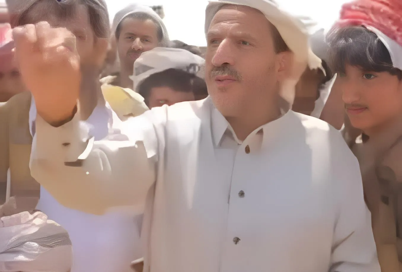 الشيخ بن فدغم يتوعد بالتصعيد القبلي ضد الحوثيين ويشترط تسليم ميرا صدام