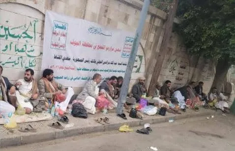 مزارعو الجوف يستأنفون الاعتصام للمطالبة بمستحقاتهم بعد تنصل الحوثيين من صرفها