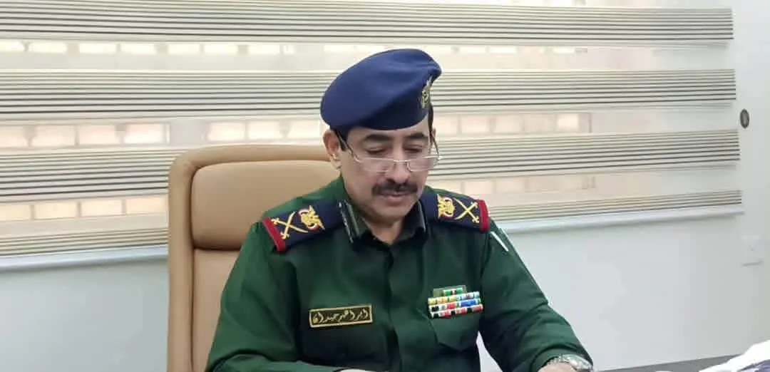 وزير الداخلية يوجه برفع الجاهزية الأمنية وإفشال مخططات الحوثيين